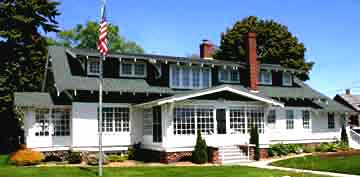 bradleyhouse.jpg bradleyhouse.jpg